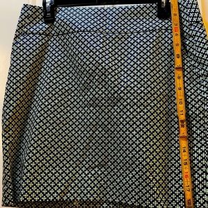 Fun summer skirt that’s flexible for outdoor shopping or a day at the office